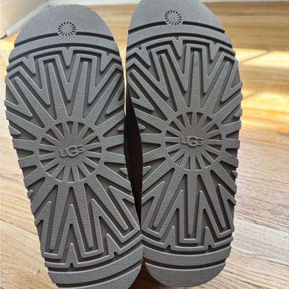 UGG Brown Slip-On Clogs with Red Trim - Picture 4 of 6